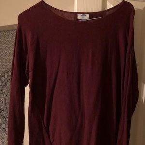 Thin maroon sweater